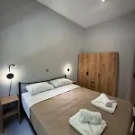 Unique 2 *